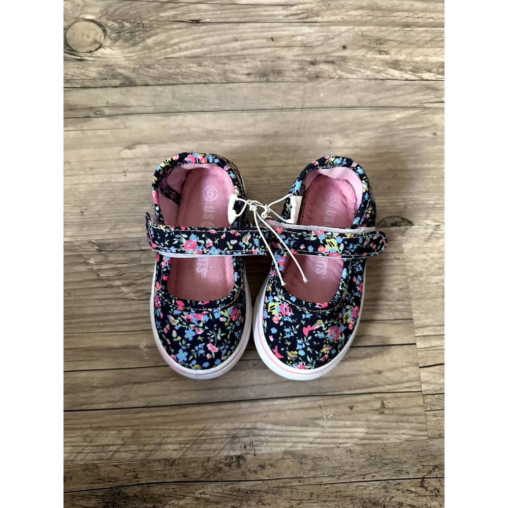41 - Brand New Blue Floral Mary Jane like shoe - Toddler Size 6